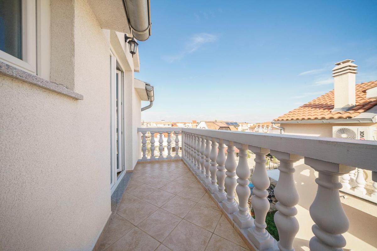 Villa Grey Stone Vodice Bagian luar foto