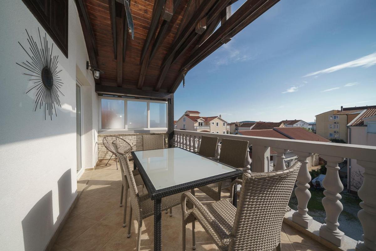 Villa Grey Stone Vodice Bagian luar foto