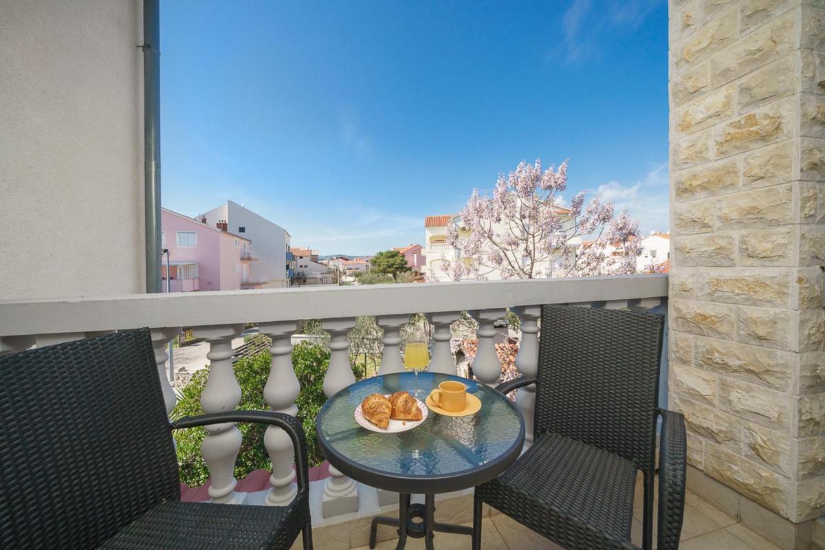Villa Grey Stone Vodice Bagian luar foto